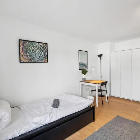 Grosszuegige Fuer Bis Zu 8 Personen Mit Eigener Garage 아파트